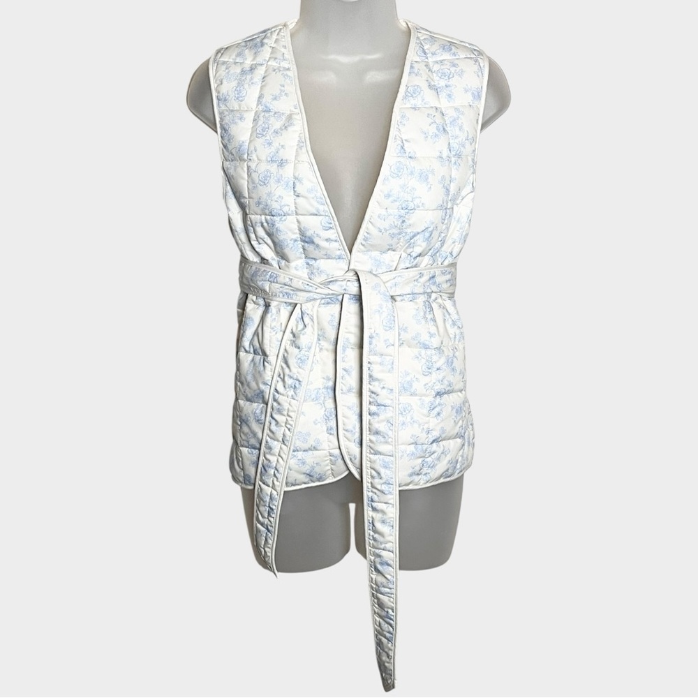 YLLW the Label Carrington Wrap Vest Size S/M cream & blue quilted floral toile - Picture 2 of 8